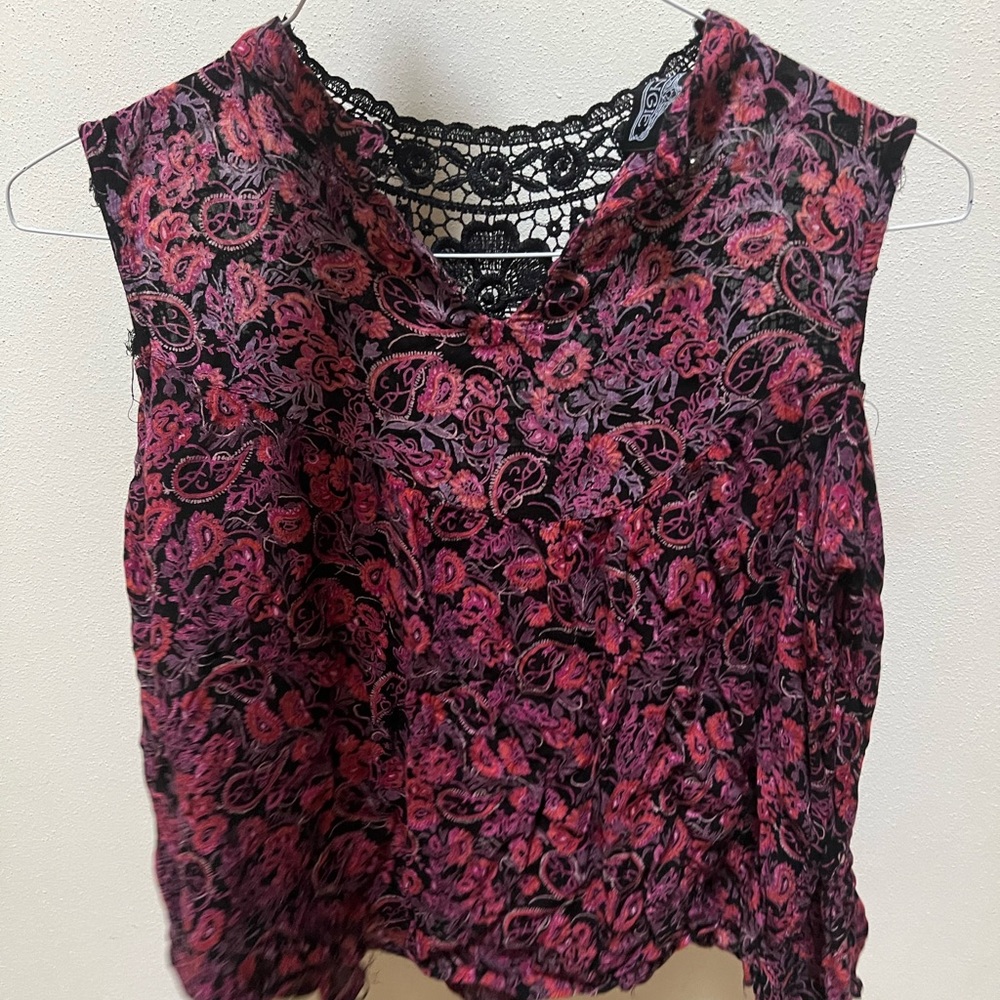 Unique top
